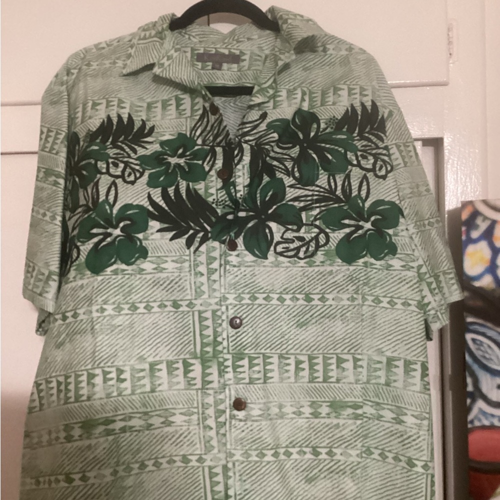 Hilo Hattie Green Floral Men's Shirt